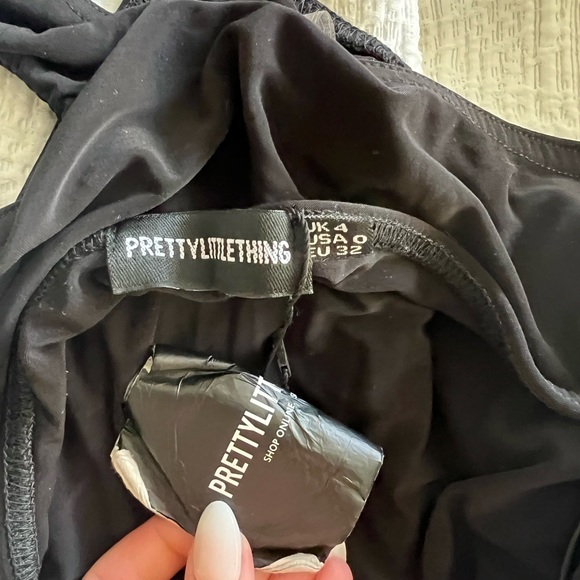 Pretty little thing black open back bodysuit - Picture 4 of 4